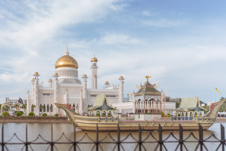 Omar Ali Saifuddien Mosque